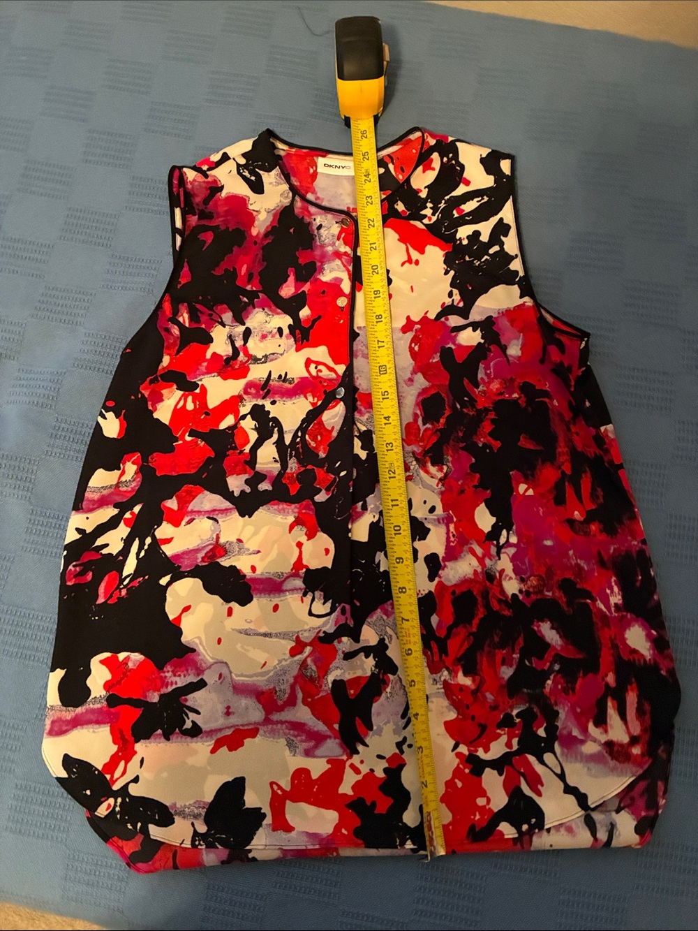 DKNYC Abstract Splash Print Sleeveless Camisole in Red, Black & White